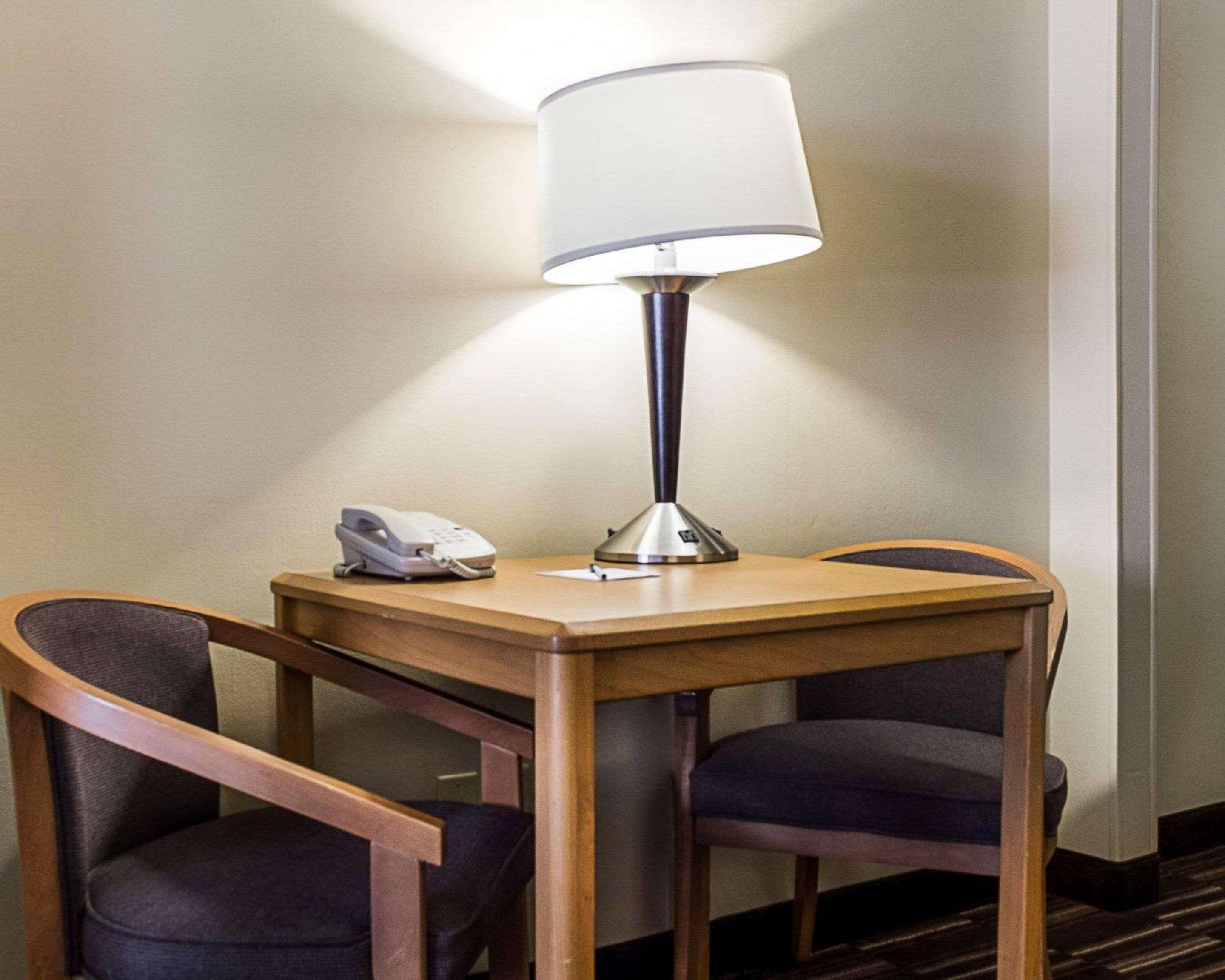 Quality Suites Near West Acres FargoFargo  Kültér fotó