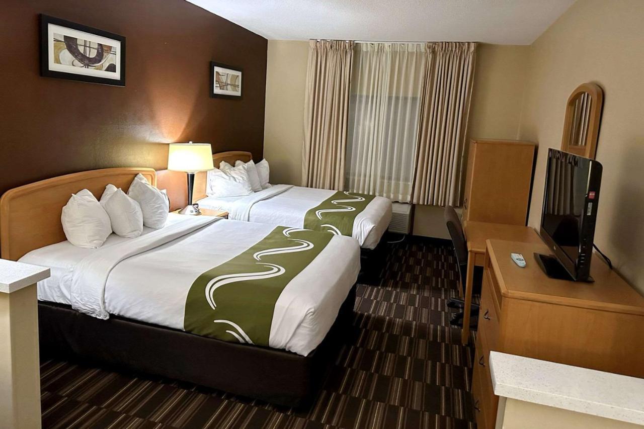 Quality Suites Near West Acres FargoFargo  Kültér fotó