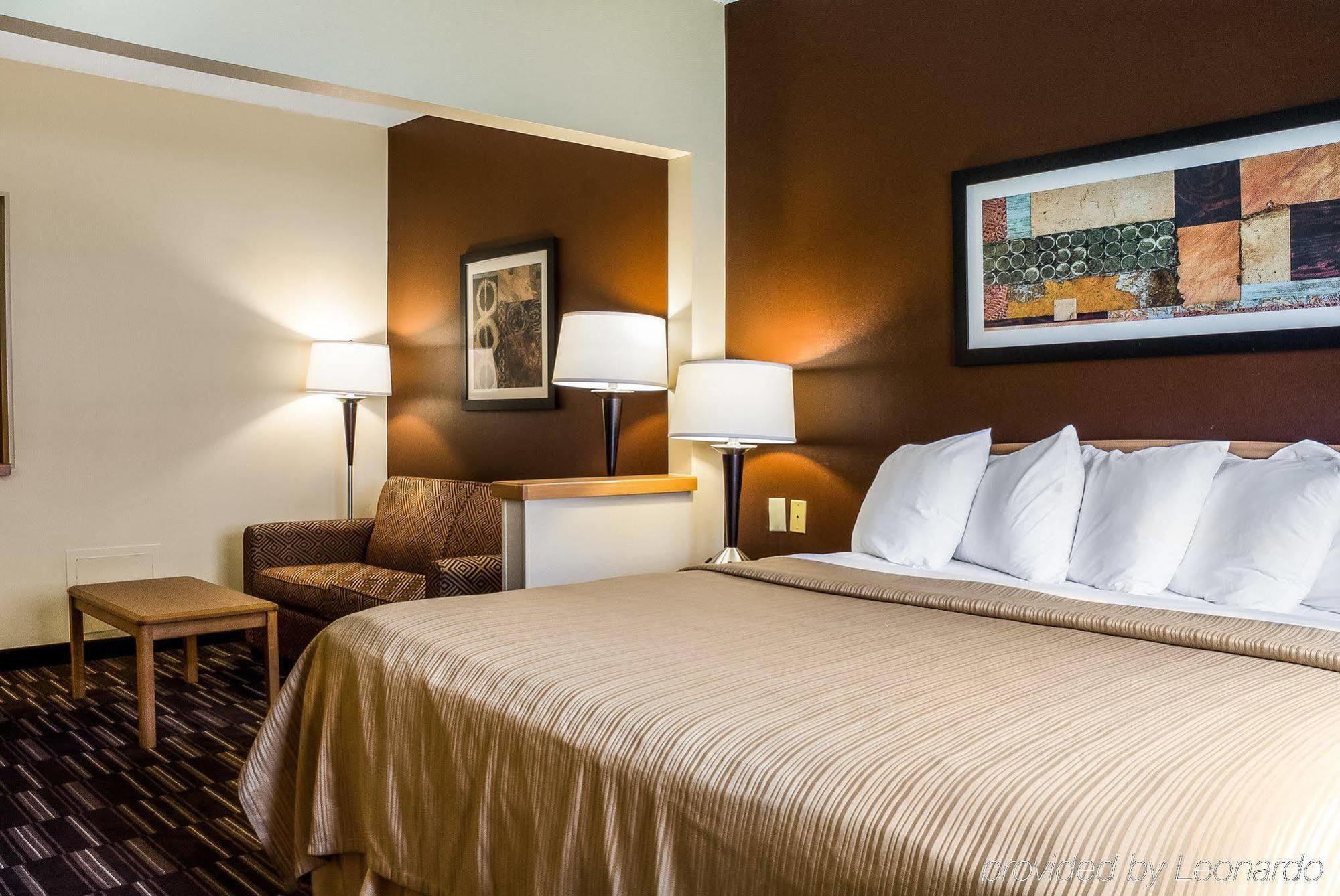 Quality Suites Near West Acres FargoFargo  Kültér fotó