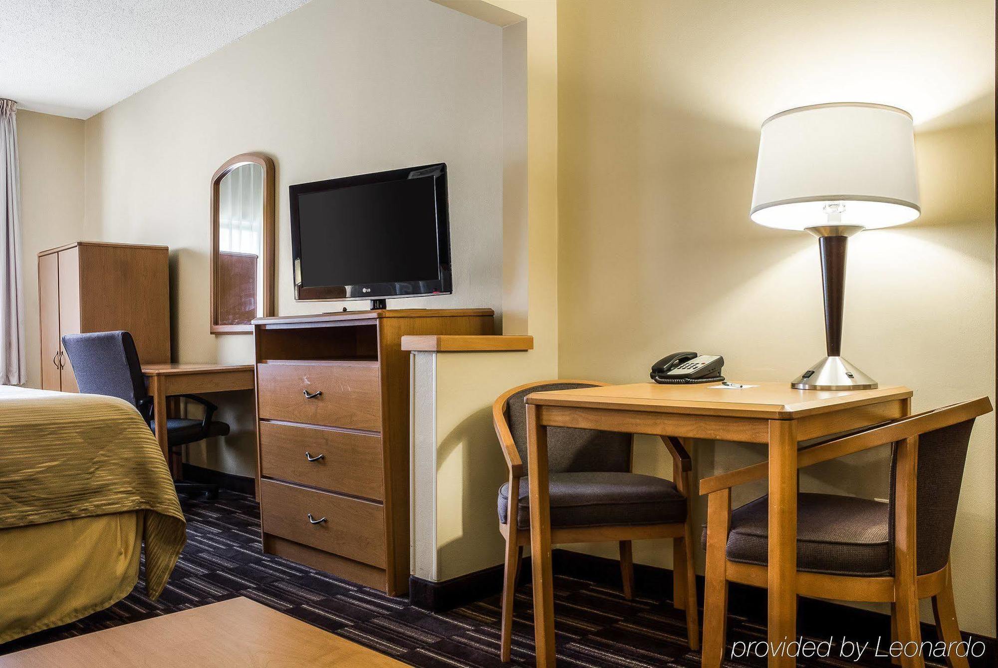 Quality Suites Near West Acres FargoFargo  Kültér fotó