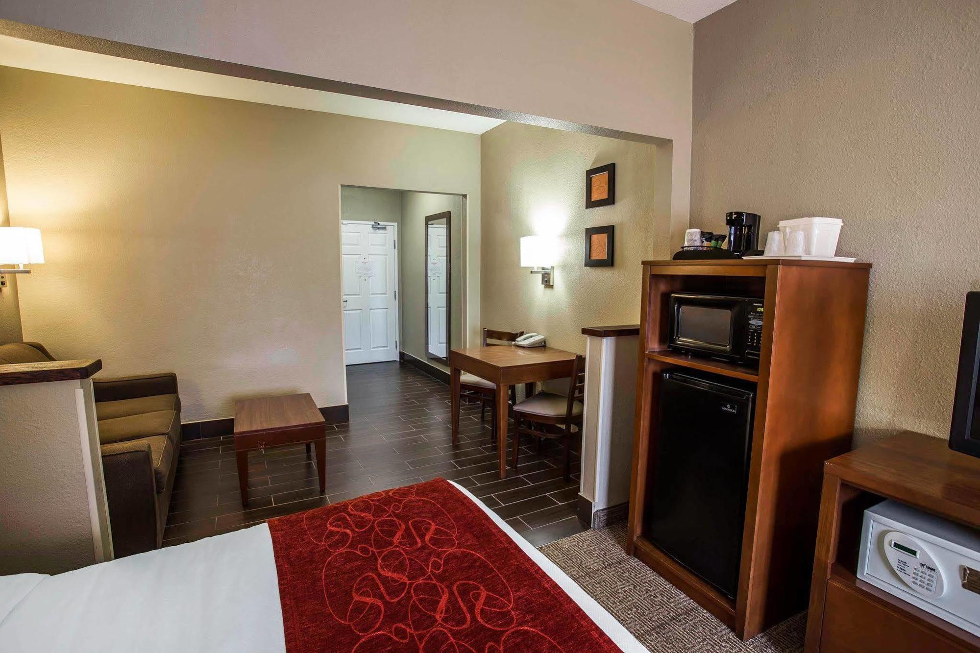 Quality Suites Near West Acres FargoFargo  Kültér fotó